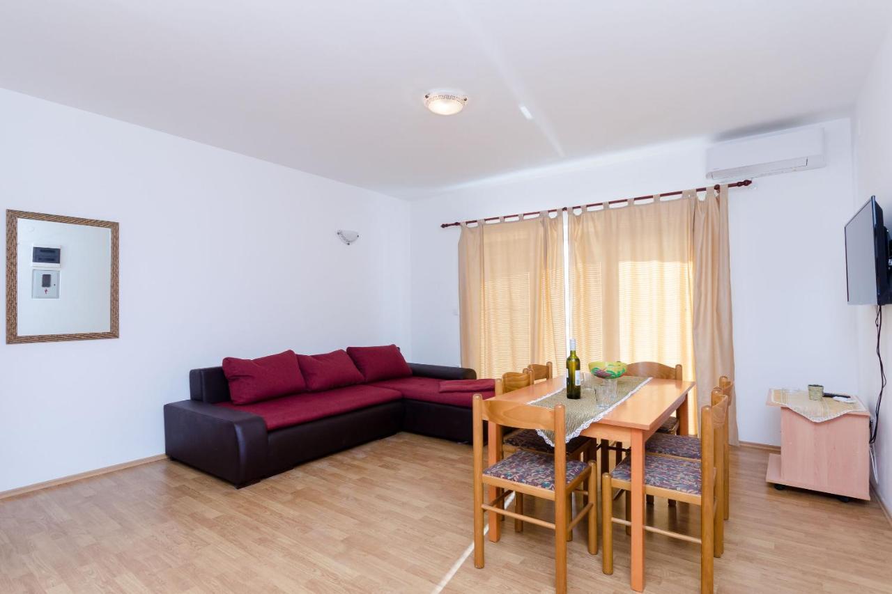 Apartments Alex Lopar Exterior foto